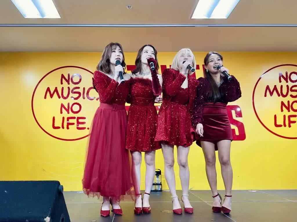 sis/T at Tower Records Kinshicho — February 8, 2025
