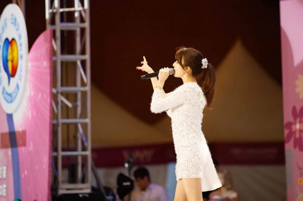 Kanou Miyu · On location