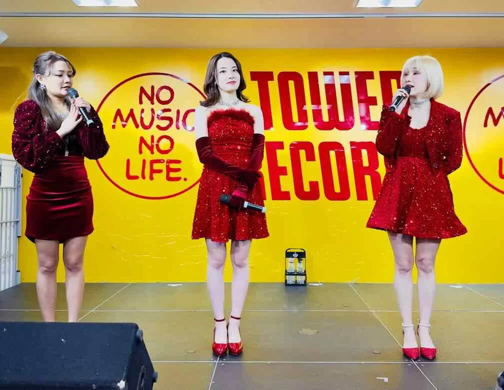 sis/T at Tower Records Kinshicho, February 8, 2025 · Venue photograph from the original article
