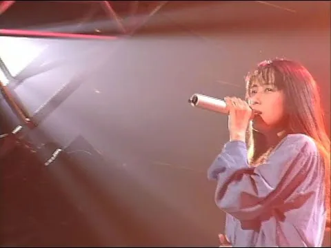 ZARD 「負けないで (마케나이데)」, 앞서가는 대신 곁에서 보내는 응원