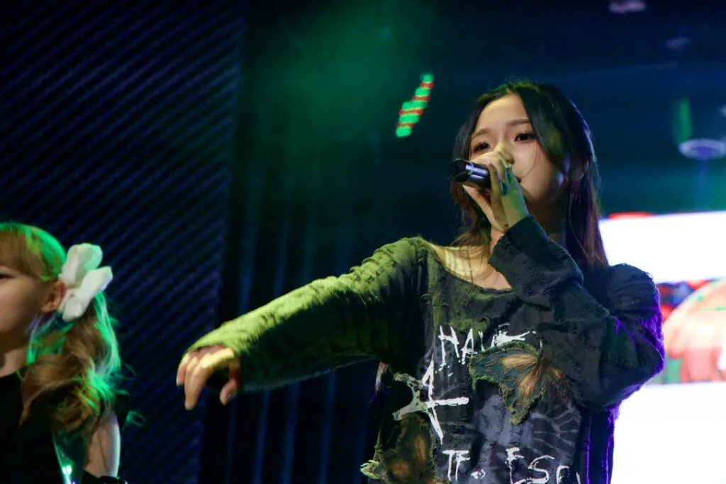 Aiko Sumida and OVAL SISTEM: the energy that filled a small Seoul venue