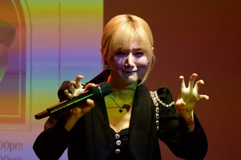 MAKOTO. · 2025.10.25 서울 · 합정 살롱 문보우 현장