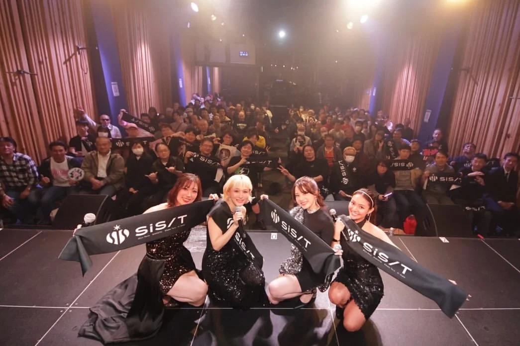 sis初の日本単独公演、ファンの声援に包まれて · 原記事掲載の会場写真